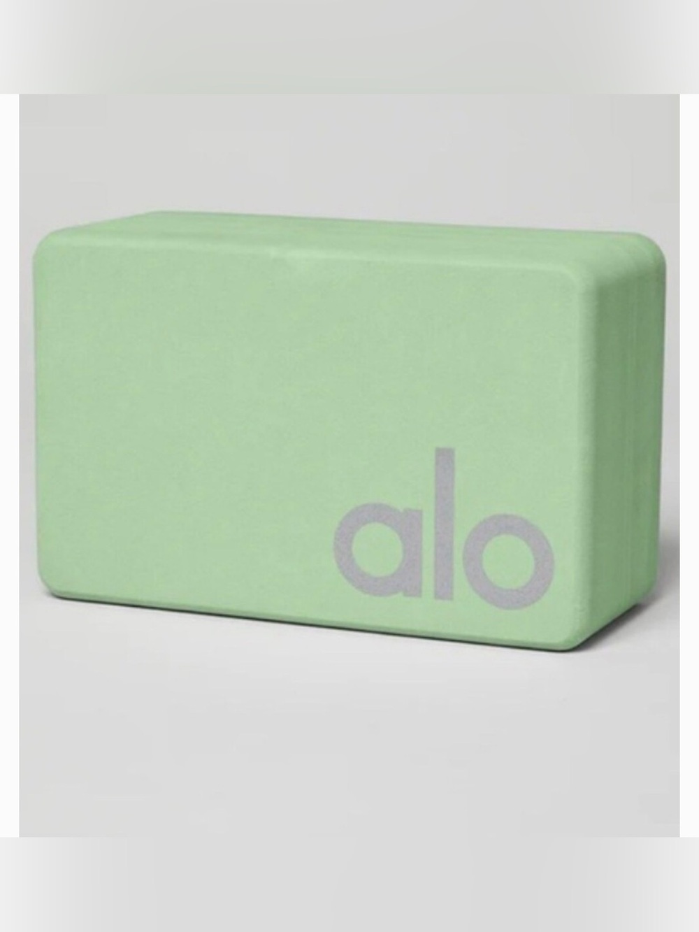 ALO UPLIFTING YOGA BLOCK IN HONEYDEW